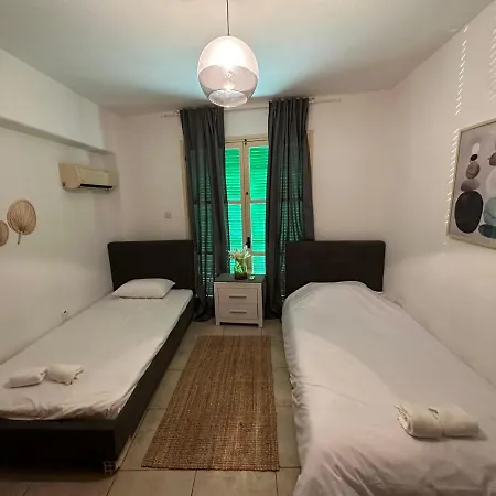 Private Room In Shared Flat Nicosia Exterior photo