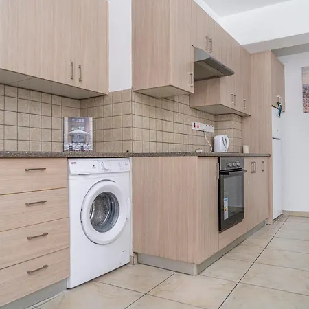 Private Room In Shared Flat Nicosia Exterior photo