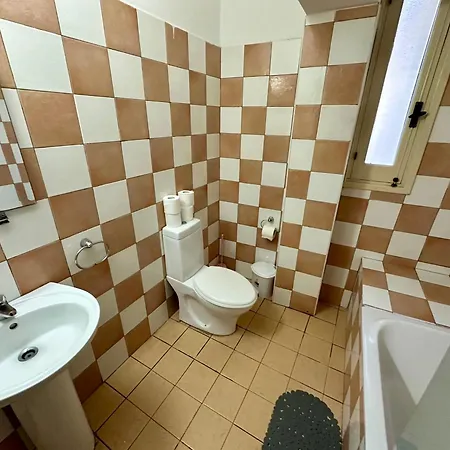 Private Room In Shared Flat Nicosia Exterior photo