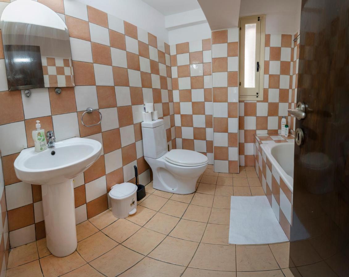 Private In Shared Flat * Nikozja